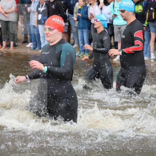 23.06.2024 - Viking Triathlon H.Heesch http://msf.ph/oto/6343879 23.06.2024 10:04:13 Schwimmen 38, 65, 98, 146, 152, 174, 175, 220, 251, 294, 332, 347, 419, 445, 455, 603, 614, 639 meine-sportfotos.de