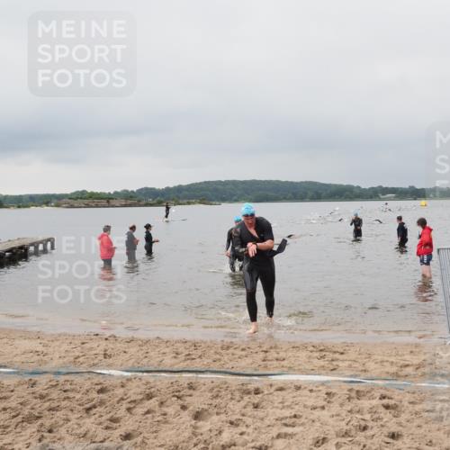 23.06.2024 - Viking Triathlon MichiJ http://msf.ph/oto/6343937 23.06.2024 10:33:00 Schwimmen 97, 99, 125 meine-sportfotos.de
