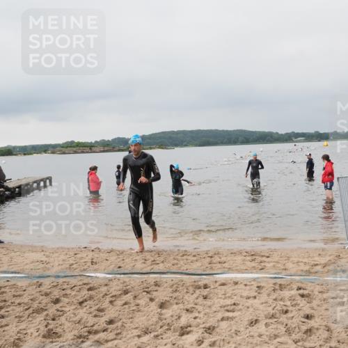 23.06.2024 - Viking Triathlon MichiJ http://msf.ph/oto/6343952 23.06.2024 10:33:07 Schwimmen 13, 99, 125, 203 meine-sportfotos.de