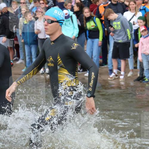 23.06.2024 - Viking Triathlon H.Heesch http://msf.ph/oto/6343994 23.06.2024 10:04:21 Schwimmen 82, 91, 98, 137, 146, 174, 175, 210, 251, 321, 495, 506, 606, 639, 642 meine-sportfotos.de