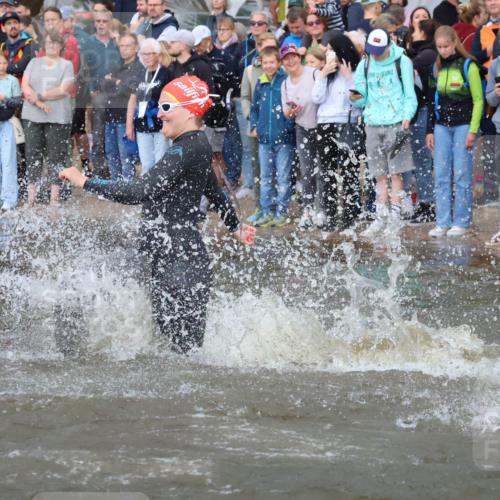 23.06.2024 - Viking Triathlon H.Heesch http://msf.ph/oto/6343999 23.06.2024 10:04:22 Schwimmen 82, 91, 98, 102, 137, 146, 174, 175, 210, 251, 321, 467, 495, 506, 606, 636, 639, 642 meine-sportfotos.de