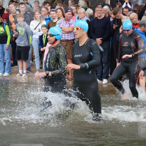 23.06.2024 - Viking Triathlon H.Heesch http://msf.ph/oto/6344002 23.06.2024 10:04:23 Schwimmen 82, 91, 98, 102, 137, 146, 174, 175, 210, 251, 321, 467, 495, 506, 606, 636, 639, 642 meine-sportfotos.de