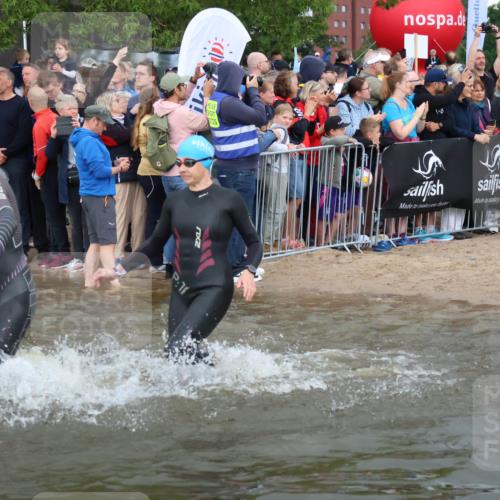 23.06.2024 - Viking Triathlon H.Heesch http://msf.ph/oto/6344023 23.06.2024 10:04:28 Schwimmen 82, 91, 102, 110, 132, 137, 162, 210, 321, 365, 436, 467, 495, 506, 606, 636, 642, 646 meine-sportfotos.de
