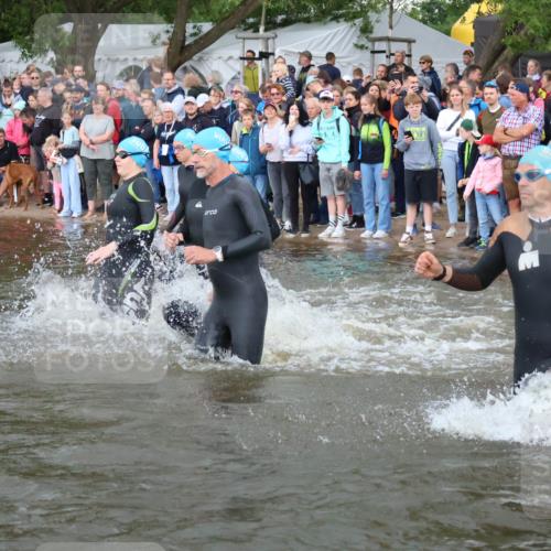 23.06.2024 - Viking Triathlon H.Heesch http://msf.ph/oto/6344038 23.06.2024 10:04:34 Schwimmen 54, 78, 102, 110, 132, 162, 180, 365, 436, 443, 461, 467, 636, 645, 646 meine-sportfotos.de