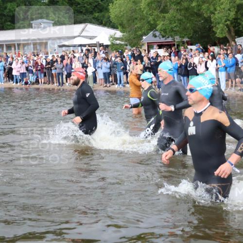 23.06.2024 - Viking Triathlon H.Heesch http://msf.ph/oto/6344047 23.06.2024 10:04:36 Schwimmen 54, 78, 110, 132, 162, 180, 365, 436, 443, 461, 645, 646 meine-sportfotos.de