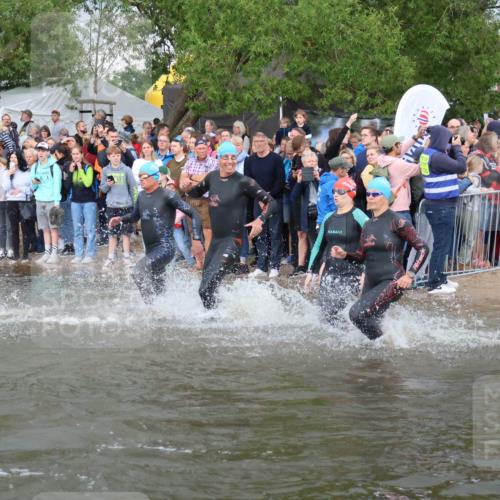 23.06.2024 - Viking Triathlon H.Heesch http://msf.ph/oto/6344055 23.06.2024 10:04:38 Schwimmen 54, 78, 110, 132, 148, 162, 180, 196, 309, 322, 365, 436, 442, 443, 461, 543, 645, 646 meine-sportfotos.de