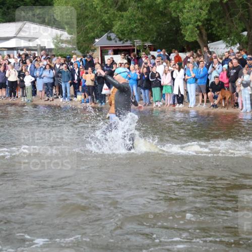 23.06.2024 - Viking Triathlon H.Heesch http://msf.ph/oto/6344060 23.06.2024 10:04:39 Schwimmen 54, 78, 110, 132, 148, 162, 180, 196, 309, 322, 365, 436, 442, 443, 461, 543, 645, 646 meine-sportfotos.de