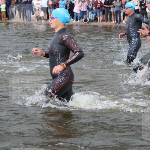 23.06.2024 - Viking Triathlon H.Heesch http://msf.ph/oto/6344075 23.06.2024 10:04:42 Schwimmen 54, 78, 140, 148, 180, 196, 206, 309, 322, 343, 351, 435, 442, 443, 461, 543, 645, 649 meine-sportfotos.de