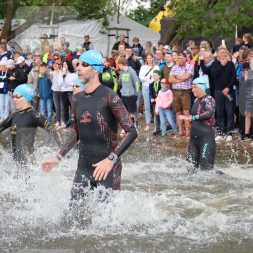 23.06.2024 - Viking Triathlon H.Heesch http://msf.ph/oto/6344080 23.06.2024 10:04:44 Schwimmen 54, 78, 140, 148, 180, 196, 206, 309, 322, 343, 351, 435, 442, 443, 461, 543, 645, 649 meine-sportfotos.de