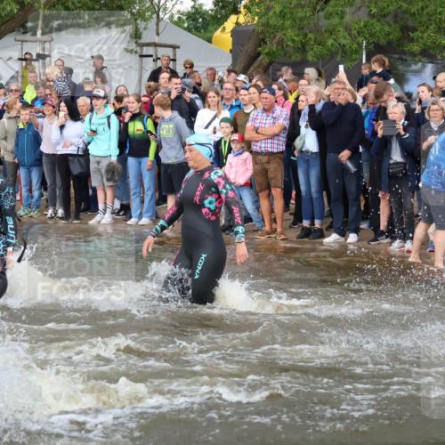 23.06.2024 - Viking Triathlon H.Heesch http://msf.ph/oto/6344083 23.06.2024 10:04:44 Schwimmen 54, 78, 140, 148, 180, 196, 206, 309, 322, 343, 351, 435, 442, 443, 461, 543, 645, 649 meine-sportfotos.de