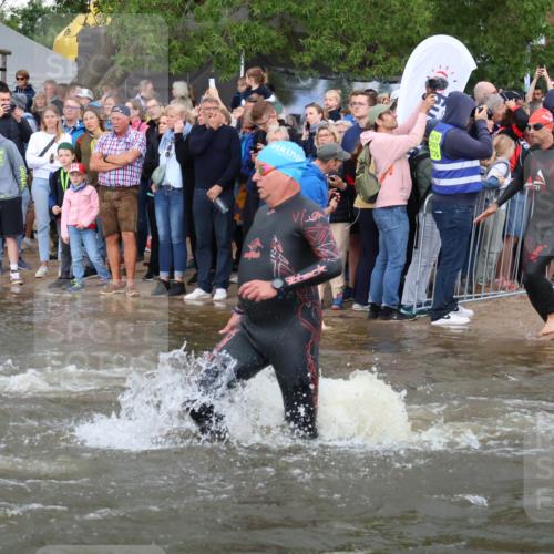 23.06.2024 - Viking Triathlon H.Heesch http://msf.ph/oto/6344085 23.06.2024 10:04:45 Schwimmen 140, 148, 196, 206, 309, 322, 343, 351, 435, 442, 443, 543, 649 meine-sportfotos.de