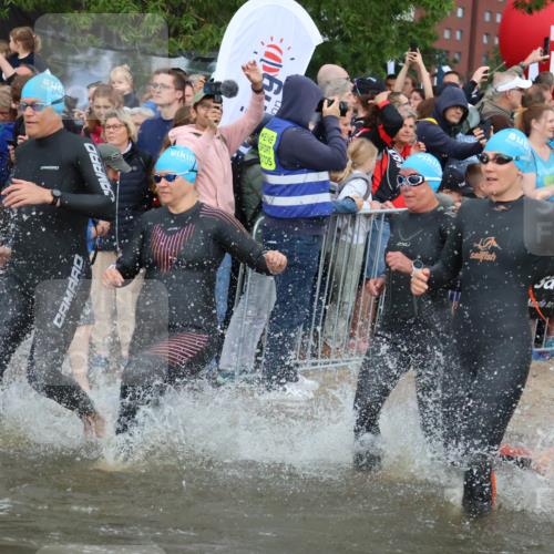 23.06.2024 - Viking Triathlon H.Heesch http://msf.ph/oto/6344093 23.06.2024 10:04:47 Schwimmen 64, 135, 140, 148, 196, 205, 206, 262, 309, 322, 343, 351, 420, 435, 442, 543, 641, 649 meine-sportfotos.de