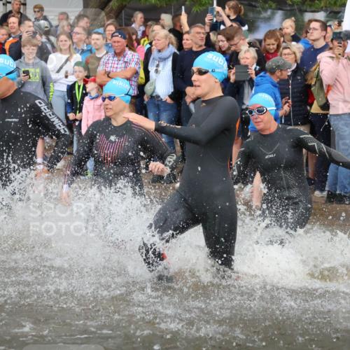 23.06.2024 - Viking Triathlon H.Heesch http://msf.ph/oto/6344098 23.06.2024 10:04:48 Schwimmen 64, 135, 140, 148, 196, 205, 206, 262, 309, 322, 343, 351, 420, 435, 442, 543, 641, 649 meine-sportfotos.de