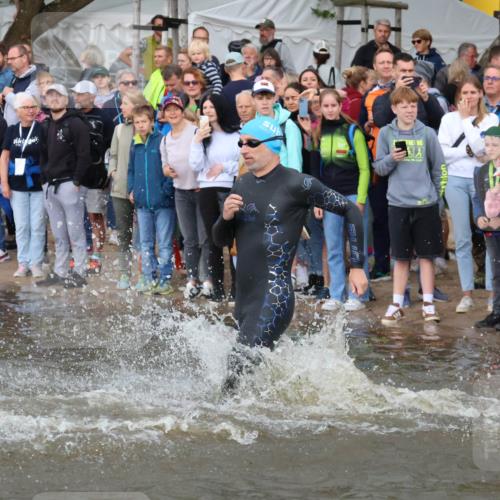 23.06.2024 - Viking Triathlon H.Heesch http://msf.ph/oto/6344115 23.06.2024 10:04:53 Schwimmen 64, 77, 135, 140, 205, 206, 262, 343, 351, 420, 435, 437, 475, 537, 622, 632, 641, 649 meine-sportfotos.de