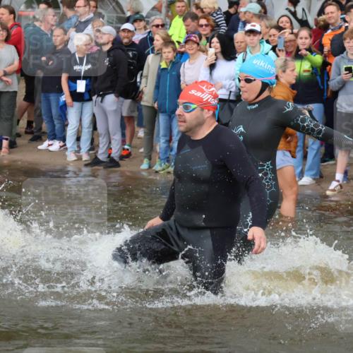23.06.2024 - Viking Triathlon H.Heesch http://msf.ph/oto/6344121 23.06.2024 10:04:54 Schwimmen 64, 77, 135, 140, 205, 206, 262, 343, 351, 420, 435, 437, 475, 537, 622, 632, 641, 649 meine-sportfotos.de