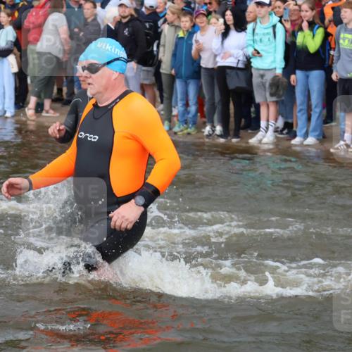 23.06.2024 - Viking Triathlon H.Heesch http://msf.ph/oto/6344142 23.06.2024 10:04:59 Schwimmen 64, 77, 135, 166, 184, 205, 253, 262, 264, 366, 437, 475, 489, 537, 622, 632, 641 meine-sportfotos.de