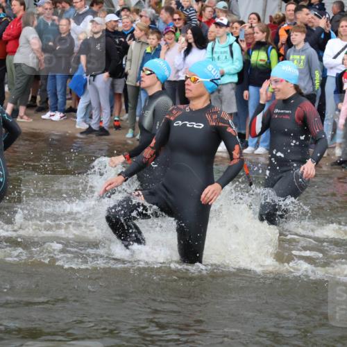 23.06.2024 - Viking Triathlon H.Heesch http://msf.ph/oto/6344161 23.06.2024 10:05:04 Schwimmen 28, 166, 184, 188, 239, 253, 264, 286, 366, 398, 437, 459, 475, 489, 537 meine-sportfotos.de