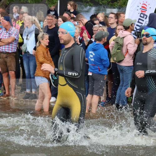 23.06.2024 - Viking Triathlon H.Heesch http://msf.ph/oto/6344168 23.06.2024 10:05:07 Schwimmen 28, 63, 163, 166, 184, 188, 208, 239, 253, 264, 286, 317, 366, 375, 398, 403, 459, 489 meine-sportfotos.de