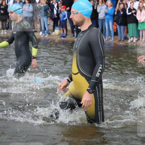23.06.2024 - Viking Triathlon H.Heesch http://msf.ph/oto/6344178 23.06.2024 10:05:11 Schwimmen 28, 63, 163, 188, 208, 239, 286, 317, 375, 398, 403, 459, 618 meine-sportfotos.de