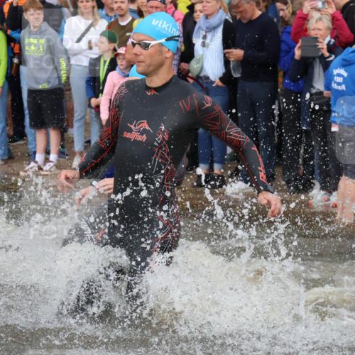 23.06.2024 - Viking Triathlon H.Heesch http://msf.ph/oto/6344181 23.06.2024 10:05:13 Schwimmen 28, 63, 93, 163, 181, 188, 208, 239, 286, 287, 317, 375, 388, 398, 403, 423, 459, 618 meine-sportfotos.de