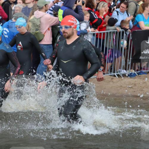23.06.2024 - Viking Triathlon H.Heesch http://msf.ph/oto/6344224 23.06.2024 10:05:23 Schwimmen 93, 119, 130, 145, 157, 181, 287, 374, 388, 422, 423, 428, 452, 478, 480, 500, 618, 648 meine-sportfotos.de