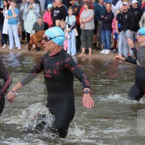 23.06.2024 - Viking Triathlon H.Heesch http://msf.ph/oto/6344236 23.06.2024 10:05:26 Schwimmen 15, 17, 119, 130, 145, 157, 202, 288, 374, 422, 428, 452, 478, 480, 500, 648 meine-sportfotos.de