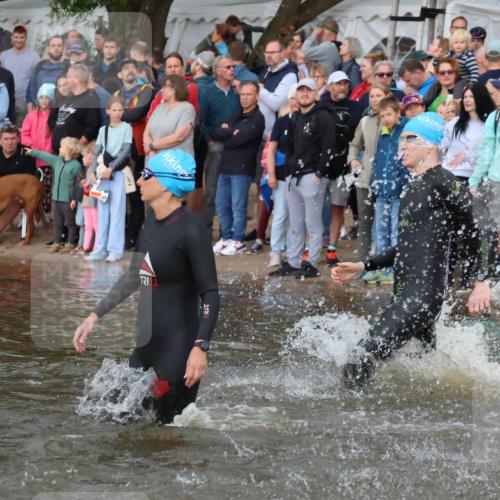 23.06.2024 - Viking Triathlon H.Heesch http://msf.ph/oto/6344240 23.06.2024 10:05:27 Schwimmen 15, 17, 119, 130, 145, 157, 202, 288, 374, 414, 422, 428, 429, 452, 478, 480, 500, 648 meine-sportfotos.de