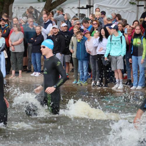 23.06.2024 - Viking Triathlon H.Heesch http://msf.ph/oto/6344242 23.06.2024 10:05:27 Schwimmen 15, 17, 119, 130, 145, 157, 202, 288, 374, 414, 422, 428, 429, 452, 478, 480, 500, 648 meine-sportfotos.de