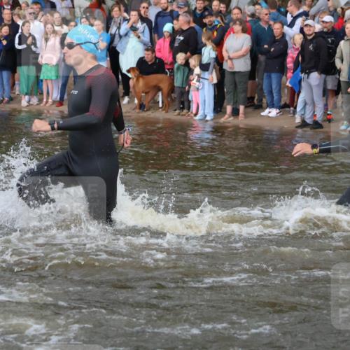 23.06.2024 - Viking Triathlon H.Heesch http://msf.ph/oto/6344250 23.06.2024 10:05:30 Schwimmen 15, 17, 119, 130, 145, 202, 288, 374, 414, 422, 429, 452, 480 meine-sportfotos.de