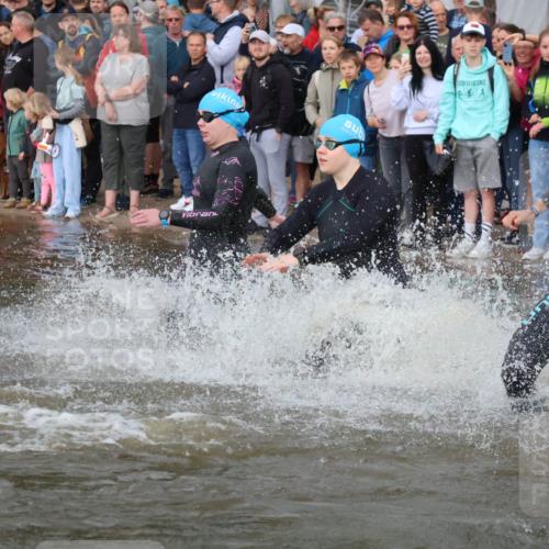 23.06.2024 - Viking Triathlon H.Heesch http://msf.ph/oto/6344256 23.06.2024 10:05:31 Schwimmen 15, 17, 130, 145, 202, 288, 374, 414, 422, 429, 452, 480, 532 meine-sportfotos.de