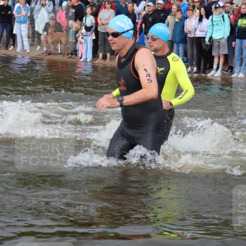 23.06.2024 - Viking Triathlon H.Heesch http://msf.ph/oto/6344262 23.06.2024 10:05:33 Schwimmen 15, 17, 123, 130, 145, 202, 277, 288, 314, 374, 381, 414, 422, 429, 447, 452, 480, 532 meine-sportfotos.de