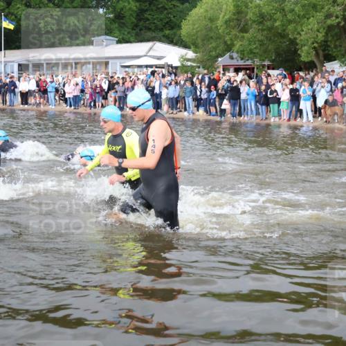 23.06.2024 - Viking Triathlon H.Heesch http://msf.ph/oto/6344268 23.06.2024 10:05:35 Schwimmen 15, 17, 123, 202, 277, 288, 314, 381, 414, 429, 447, 532 meine-sportfotos.de