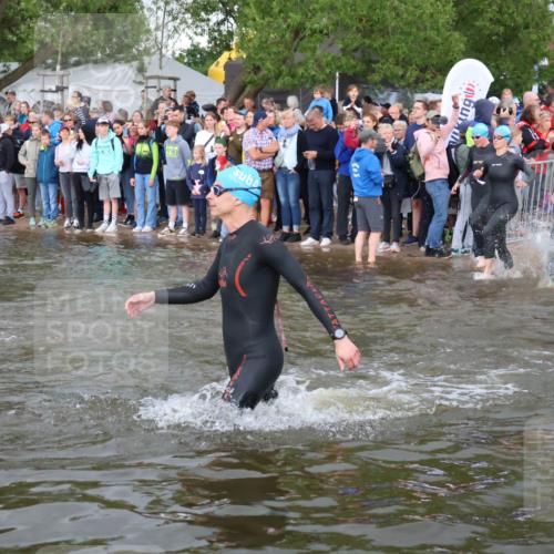 23.06.2024 - Viking Triathlon H.Heesch http://msf.ph/oto/6344270 23.06.2024 10:05:36 Schwimmen 15, 17, 123, 202, 277, 288, 314, 381, 414, 429, 447, 532 meine-sportfotos.de