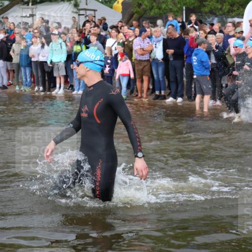 23.06.2024 - Viking Triathlon H.Heesch http://msf.ph/oto/6344271 23.06.2024 10:05:36 Schwimmen 15, 17, 123, 202, 277, 288, 314, 381, 414, 429, 447, 532 meine-sportfotos.de