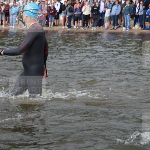23.06.2024 - Viking Triathlon H.Heesch http://msf.ph/oto/6344277 23.06.2024 10:05:38 Schwimmen 15, 17, 74, 123, 195, 202, 277, 288, 314, 381, 390, 413, 414, 429, 447, 471, 532, 610 meine-sportfotos.de