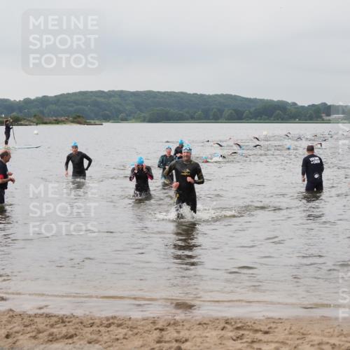 23.06.2024 - Viking Triathlon MichiJ http://msf.ph/oto/6344281 23.06.2024 10:34:46 Schwimmen 58, 453, 503 meine-sportfotos.de