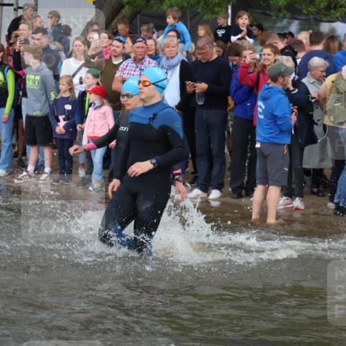 23.06.2024 - Viking Triathlon H.Heesch http://msf.ph/oto/6344302 23.06.2024 10:05:42 Schwimmen 41, 74, 123, 195, 204, 277, 314, 381, 390, 395, 413, 447, 471, 509, 532, 553, 610 meine-sportfotos.de