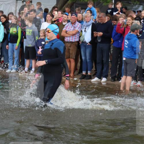 23.06.2024 - Viking Triathlon H.Heesch http://msf.ph/oto/6344304 23.06.2024 10:05:43 Schwimmen 41, 74, 123, 195, 204, 277, 314, 381, 390, 395, 413, 447, 471, 509, 532, 553, 610, 617 meine-sportfotos.de