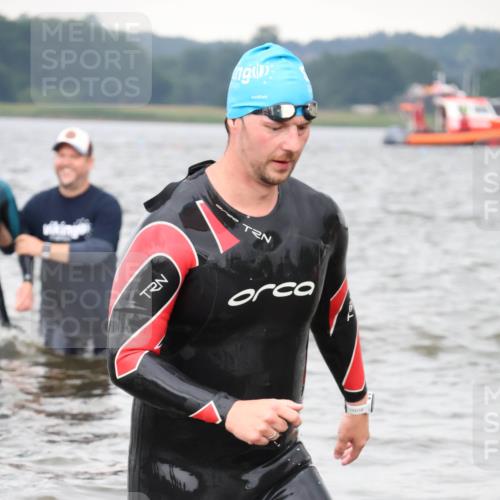23.06.2024 - Viking Triathlon H.Heesch http://msf.ph/oto/6344314 23.06.2024 10:38:45 Schwimmen 303, 332, 404, 409, 650 meine-sportfotos.de