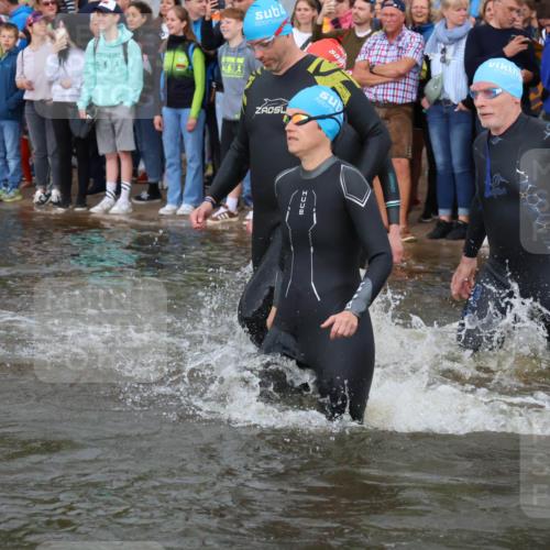 23.06.2024 - Viking Triathlon H.Heesch http://msf.ph/oto/6344315 23.06.2024 10:05:45 Schwimmen 41, 74, 195, 204, 390, 395, 413, 471, 509, 553, 610, 617 meine-sportfotos.de