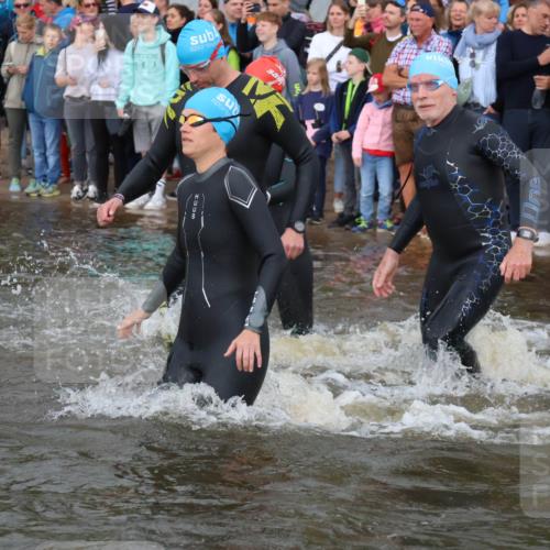 23.06.2024 - Viking Triathlon H.Heesch http://msf.ph/oto/6344318 23.06.2024 10:05:45 Schwimmen 41, 74, 195, 204, 390, 395, 413, 471, 509, 553, 610, 617 meine-sportfotos.de