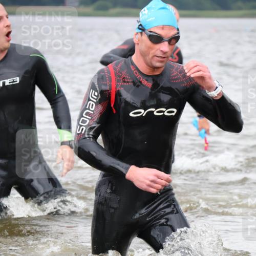 23.06.2024 - Viking Triathlon H.Heesch http://msf.ph/oto/6344332 23.06.2024 10:38:49 Schwimmen 200, 318, 332, 404, 409, 425, 650 meine-sportfotos.de