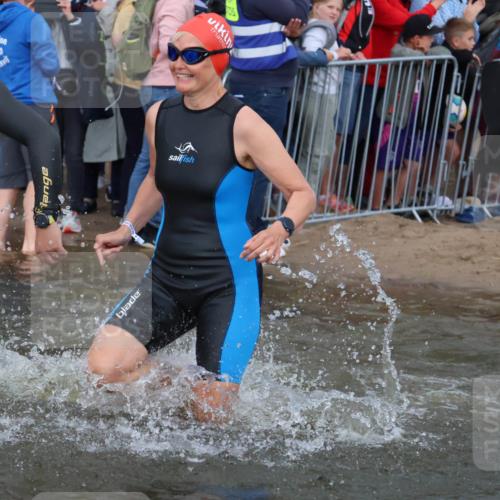 23.06.2024 - Viking Triathlon H.Heesch http://msf.ph/oto/6344342 23.06.2024 10:05:50 Schwimmen 41, 74, 150, 172, 204, 329, 395, 431, 471, 501, 509, 514, 553, 610, 617 meine-sportfotos.de
