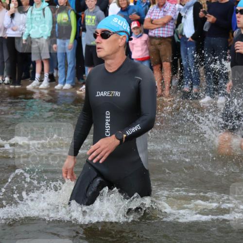 23.06.2024 - Viking Triathlon H.Heesch http://msf.ph/oto/6344390 23.06.2024 10:06:01 Schwimmen 44, 46, 151, 236, 249, 271, 313, 370, 392, 417, 433, 473, 652 meine-sportfotos.de