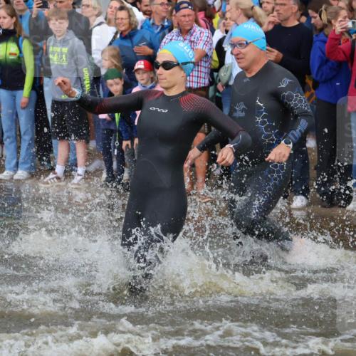 23.06.2024 - Viking Triathlon H.Heesch http://msf.ph/oto/6344397 23.06.2024 10:06:03 Schwimmen 44, 46, 60, 151, 155, 236, 249, 258, 271, 313, 370, 392, 417, 433, 473, 481, 651, 652 meine-sportfotos.de