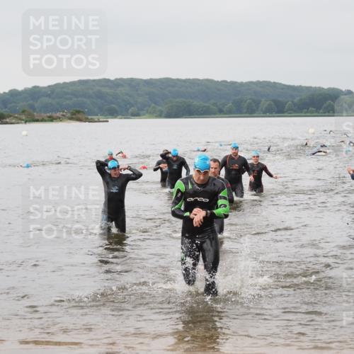 23.06.2024 - Viking Triathlon MichiJ http://msf.ph/oto/6344398 23.06.2024 10:35:21 Schwimmen 104, 120, 226, 533 meine-sportfotos.de