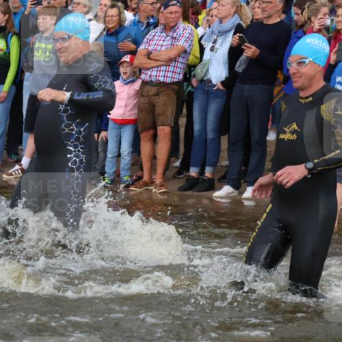 23.06.2024 - Viking Triathlon H.Heesch http://msf.ph/oto/6344402 23.06.2024 10:06:03 Schwimmen 44, 46, 60, 151, 155, 236, 249, 258, 271, 313, 370, 392, 417, 433, 473, 481, 651, 652 meine-sportfotos.de