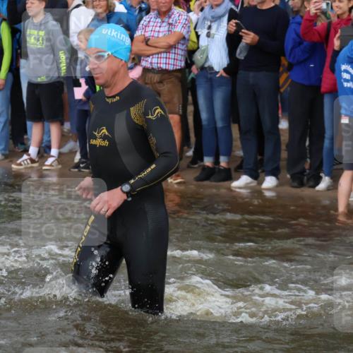 23.06.2024 - Viking Triathlon H.Heesch http://msf.ph/oto/6344408 23.06.2024 10:06:04 Schwimmen 44, 46, 60, 151, 155, 236, 249, 258, 271, 313, 370, 392, 417, 433, 473, 481, 651, 652 meine-sportfotos.de