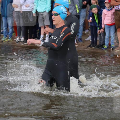 23.06.2024 - Viking Triathlon H.Heesch http://msf.ph/oto/6344449 23.06.2024 10:06:14 Schwimmen 21, 55, 60, 112, 139, 141, 155, 228, 258, 267, 320, 334, 440, 481, 511, 538, 651 meine-sportfotos.de