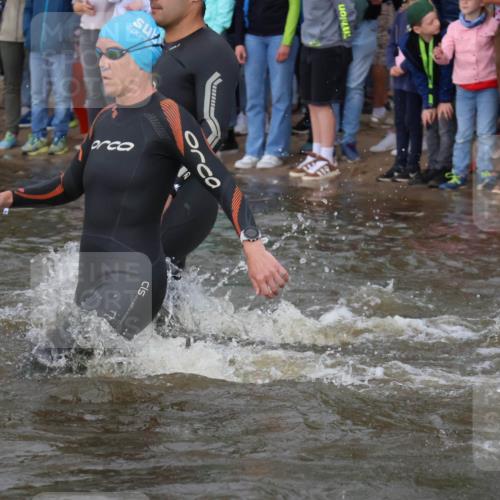 23.06.2024 - Viking Triathlon H.Heesch http://msf.ph/oto/6344451 23.06.2024 10:06:14 Schwimmen 21, 55, 60, 112, 139, 141, 155, 228, 258, 267, 320, 334, 440, 481, 511, 538, 651 meine-sportfotos.de